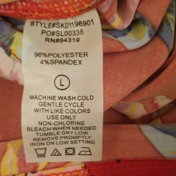 Gorgeous floral top - Picture 7 of 7